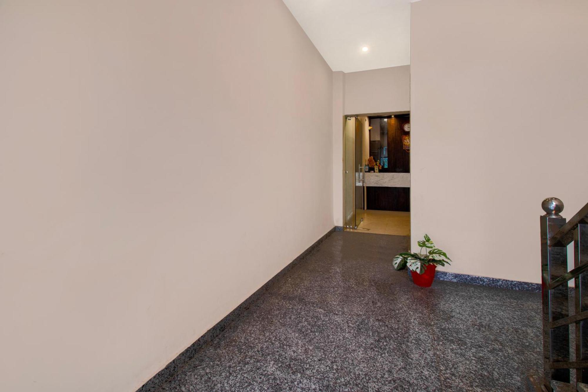 Hotel O Om Pushp Residency Mathura Dış mekan fotoğraf