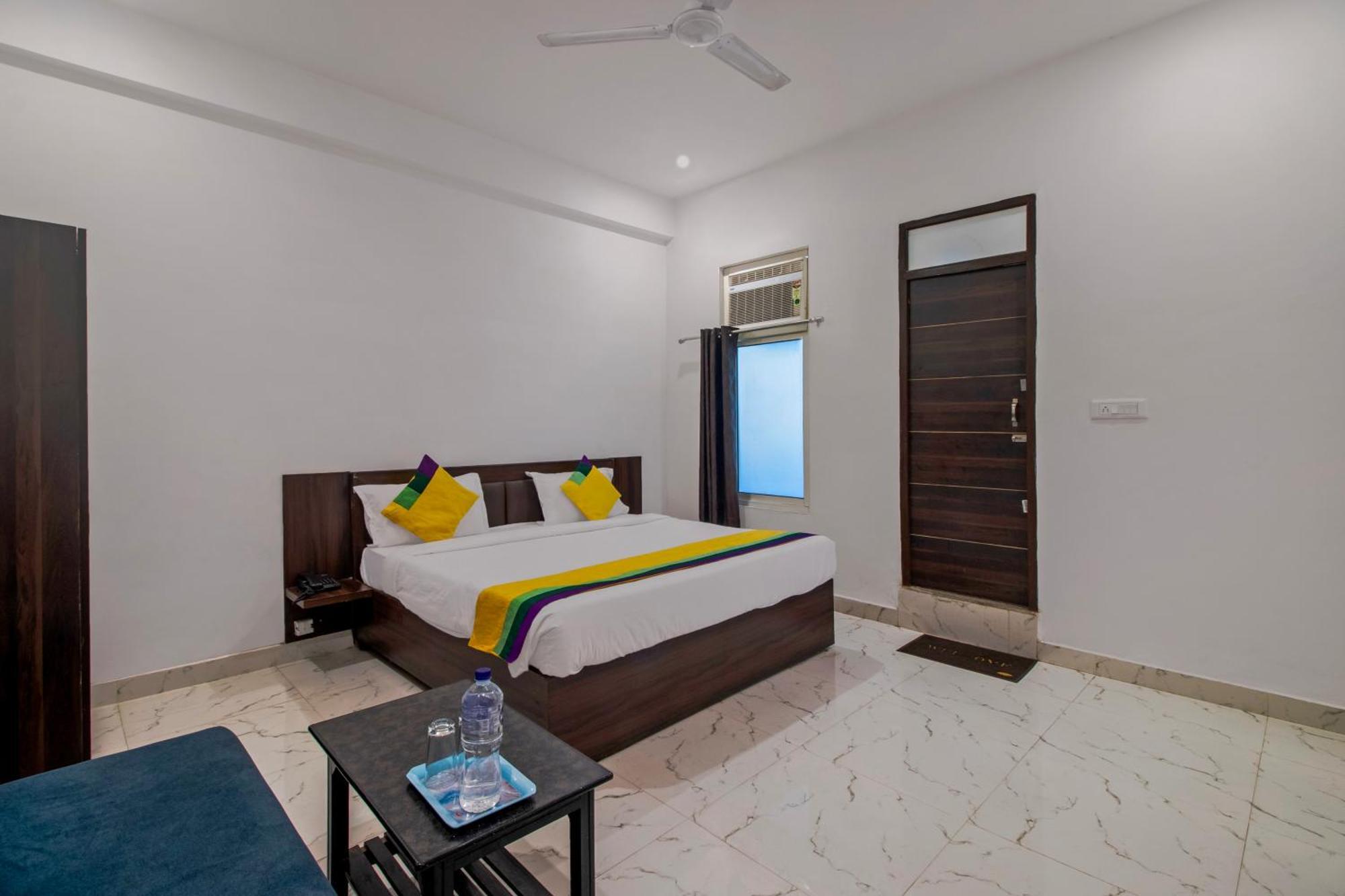 Hotel O Om Pushp Residency Mathura Dış mekan fotoğraf