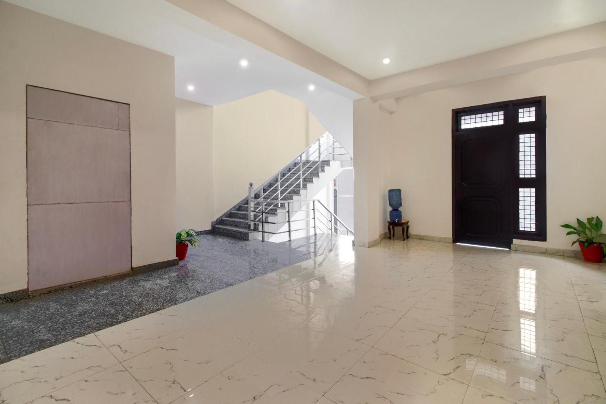 Hotel O Om Pushp Residency Mathura Dış mekan fotoğraf